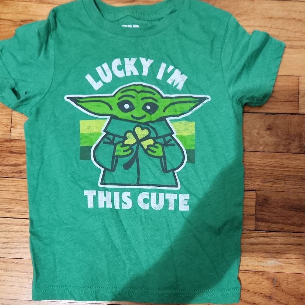 Star Wars Green 'Lucky I'm This Cute' Kids Tee